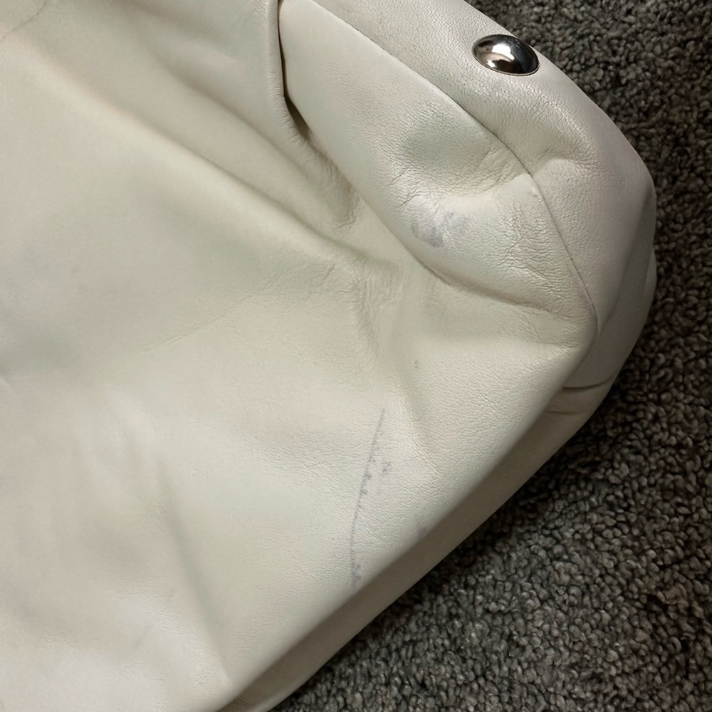 Coach | Soho East West Leather Shoulder Bag White/Gold – Style M1159-F18751 - Picture 9 of 16